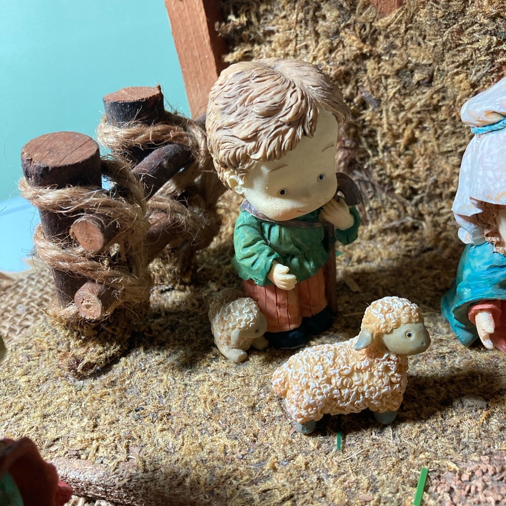 Vtg 12 Piece Christian Children Hand Painted Nativity Set Sweet Face Christmas - Picture 3 of 16
